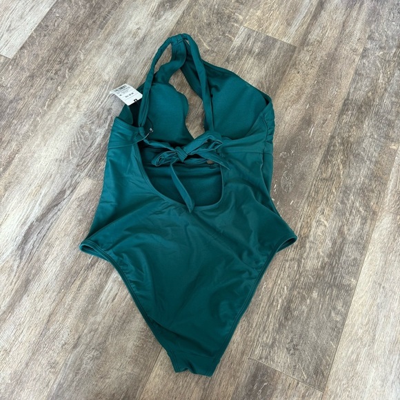 NWT! Shade & Shore One Shoulder Plunge Cut Out One Piece Swimsuit - Green - Picture 13 of 14